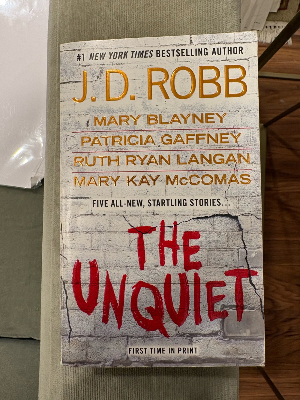 The Unquiet - J.D Robb paperback